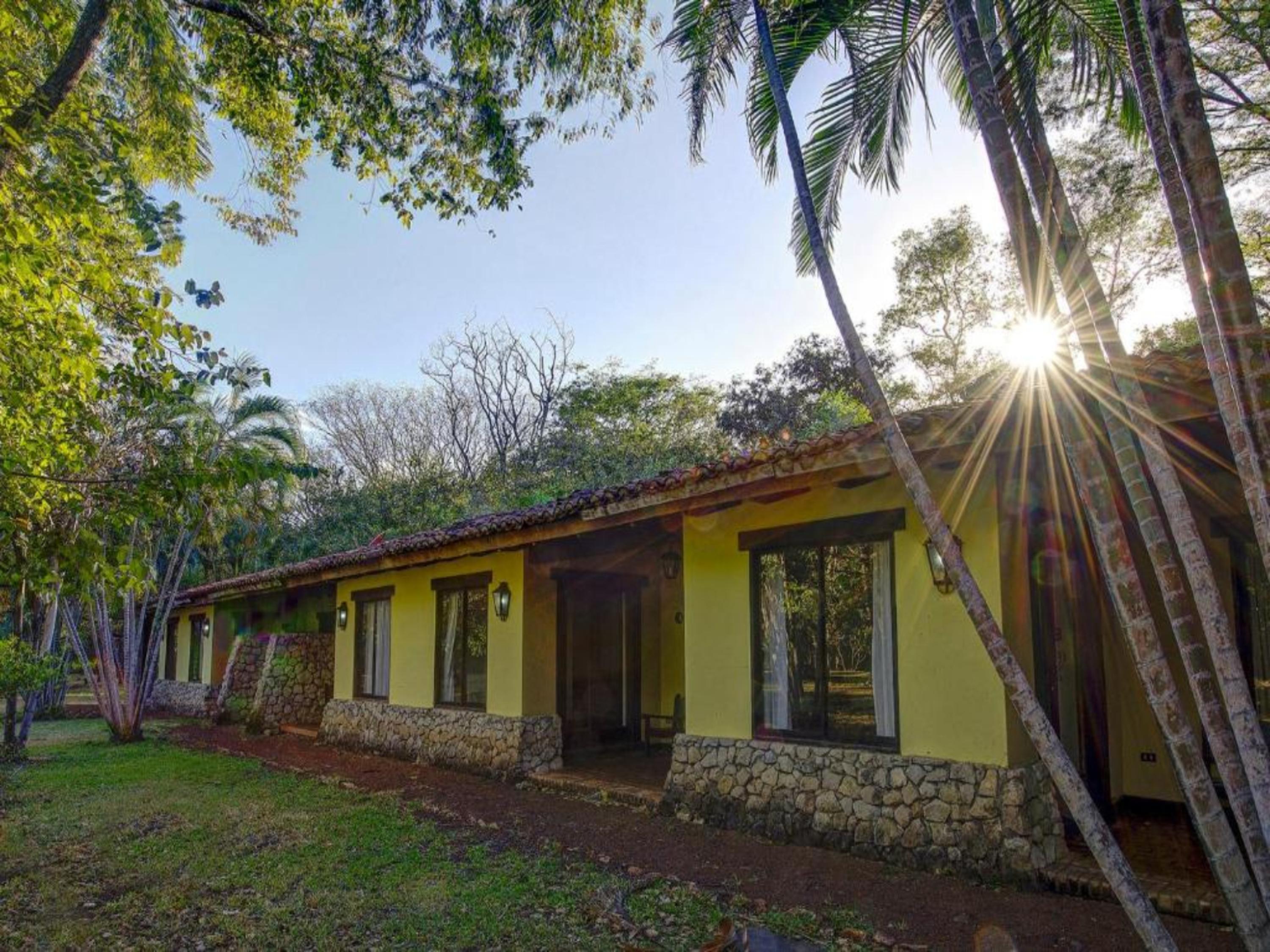 Hacienda La Pacifica Eco-Lodge Canas ภายนอก รูปภาพ